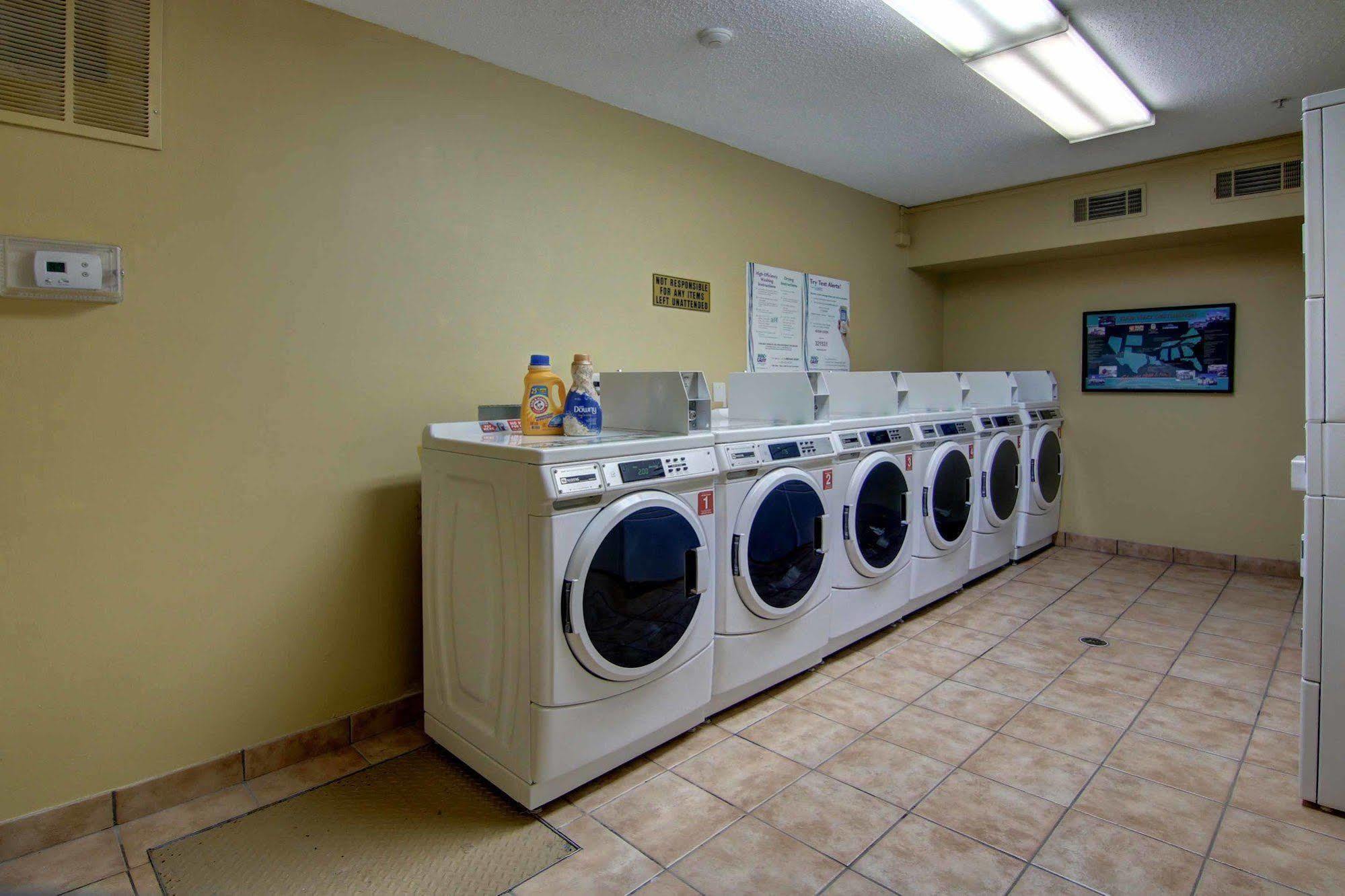 Intown Suites Extended Stay Atlanta Ga - Snellville Eksteriør bilde