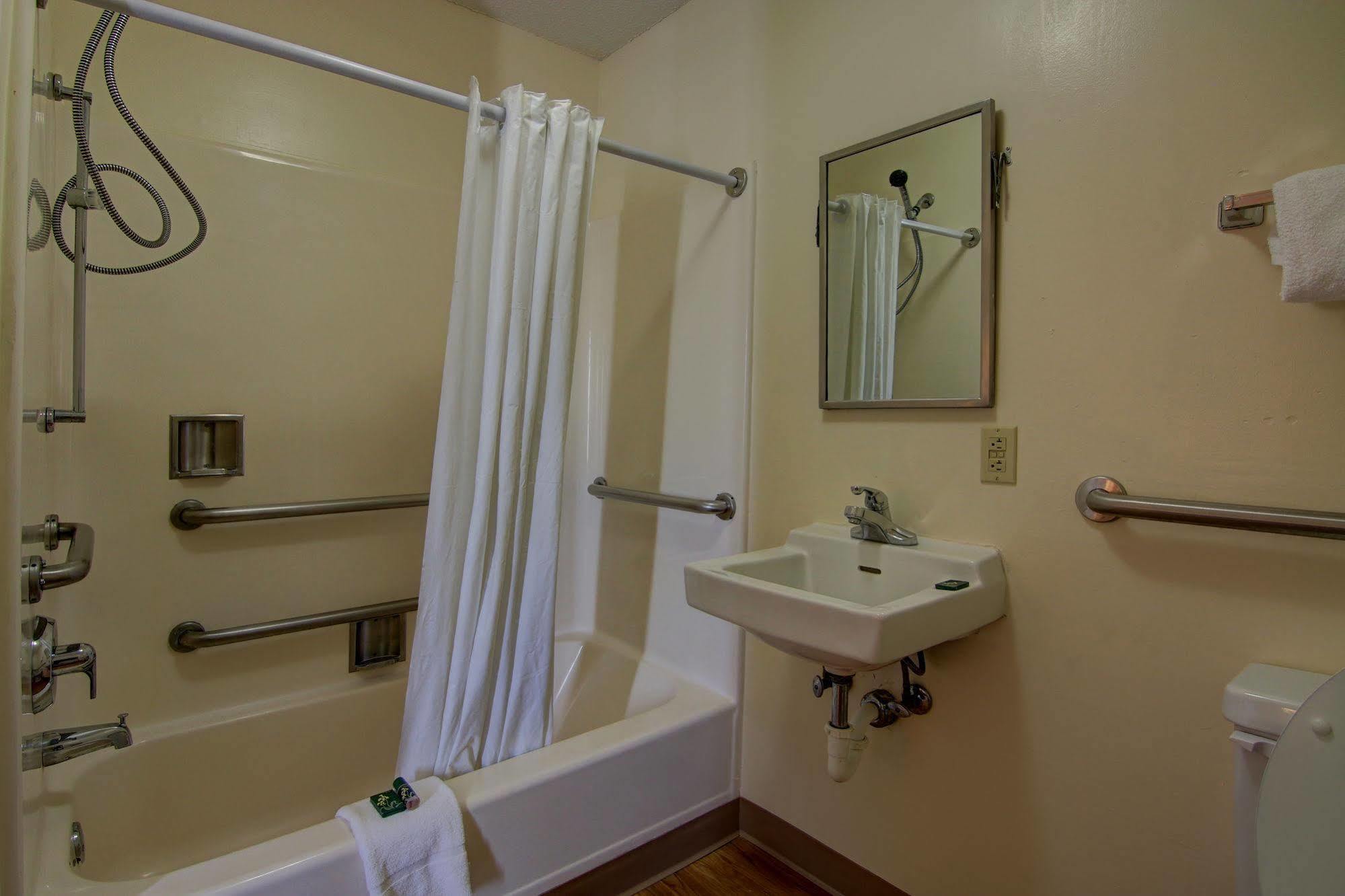 Intown Suites Extended Stay Atlanta Ga - Snellville Eksteriør bilde