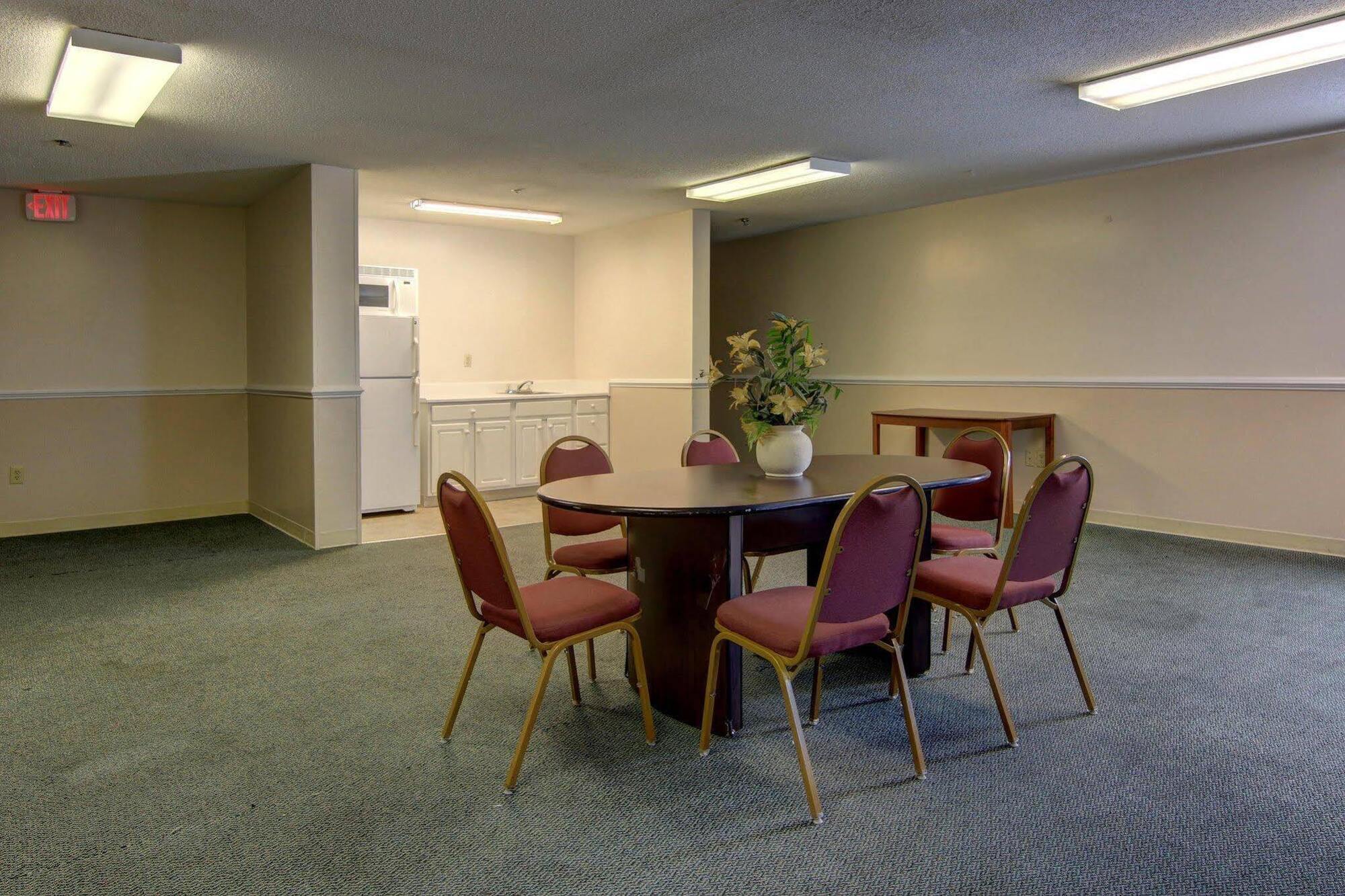 Intown Suites Extended Stay Atlanta Ga - Snellville Eksteriør bilde